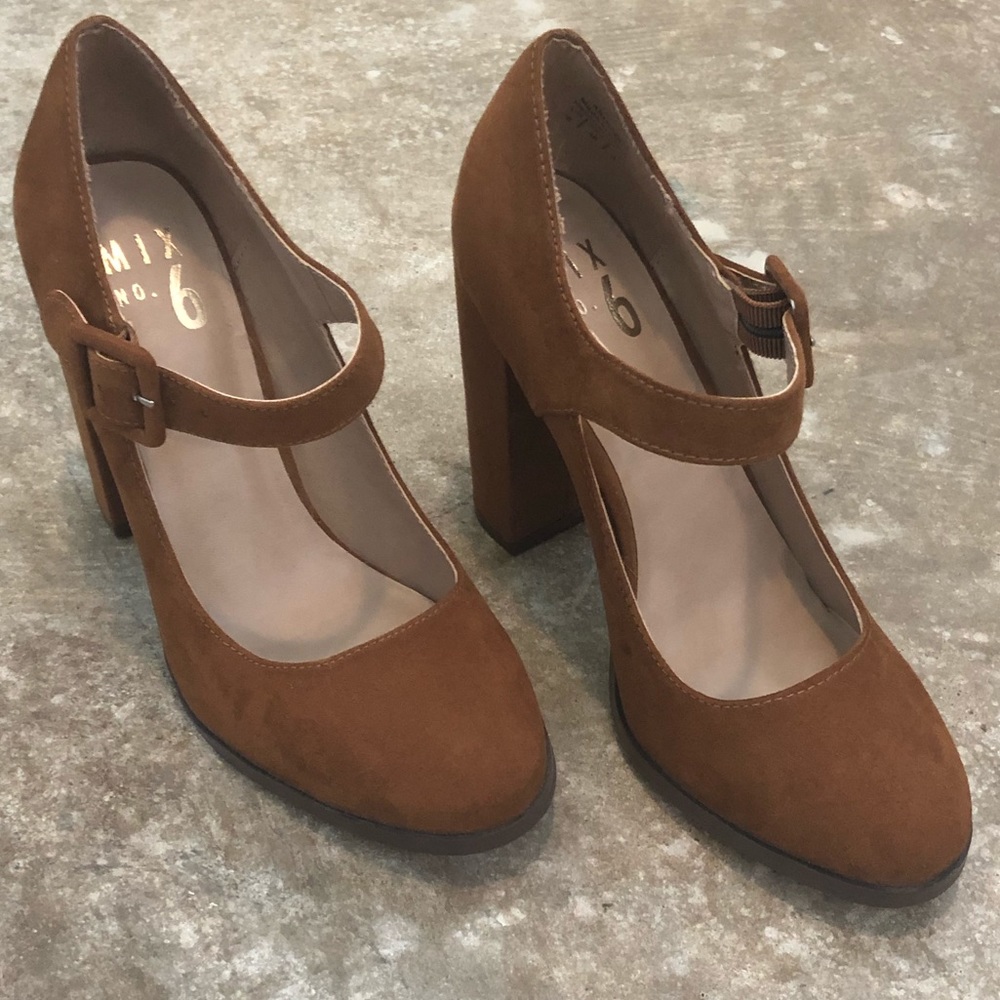 Camel Round Toed Heels